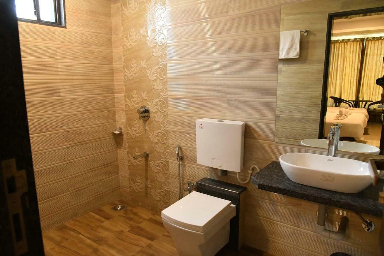 โรงแรมรอยัล ออร์บิต พันช์กานี ภายนอก รูปภาพ
