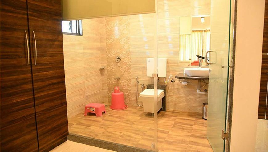 โรงแรมรอยัล ออร์บิต พันช์กานี ภายนอก รูปภาพ